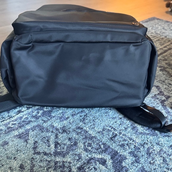 Lululemon Everywhere Backpack 22L - Picture 6 of 6